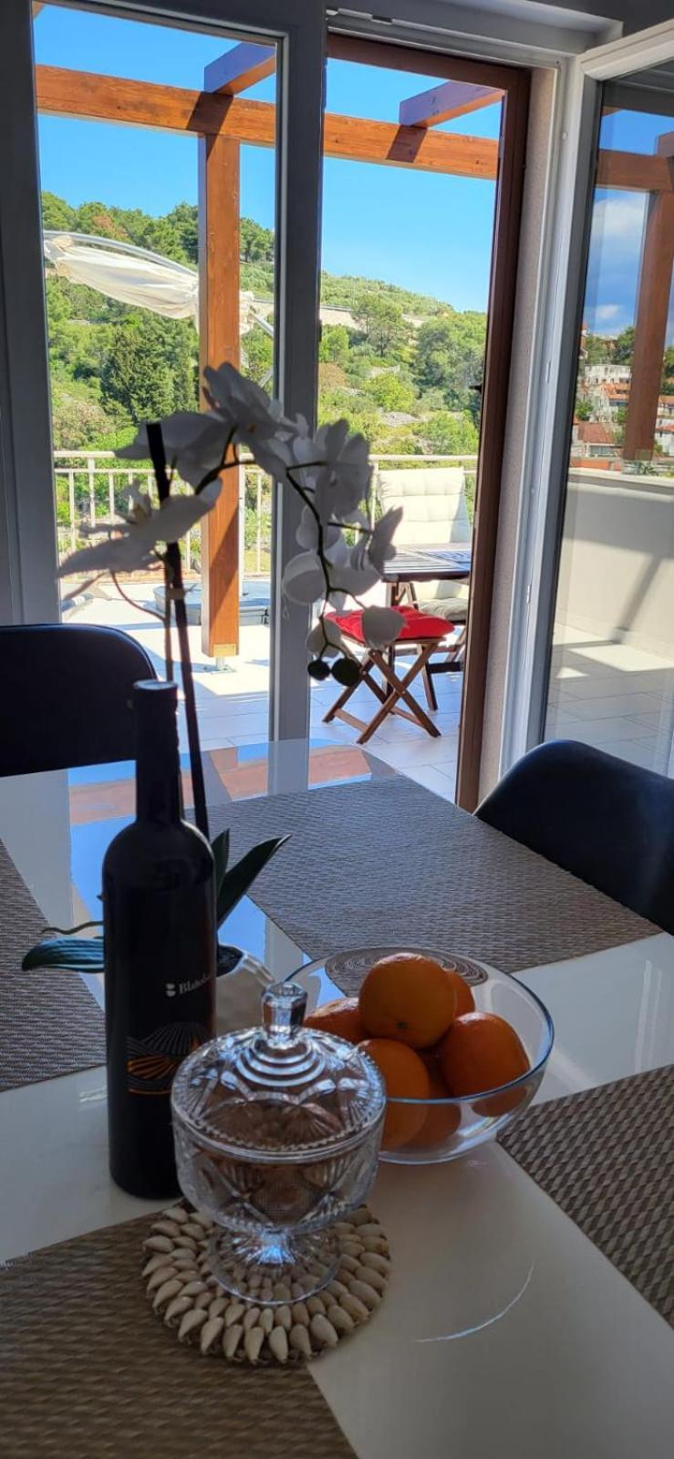 Apartment New With Panoramic View Stomorska